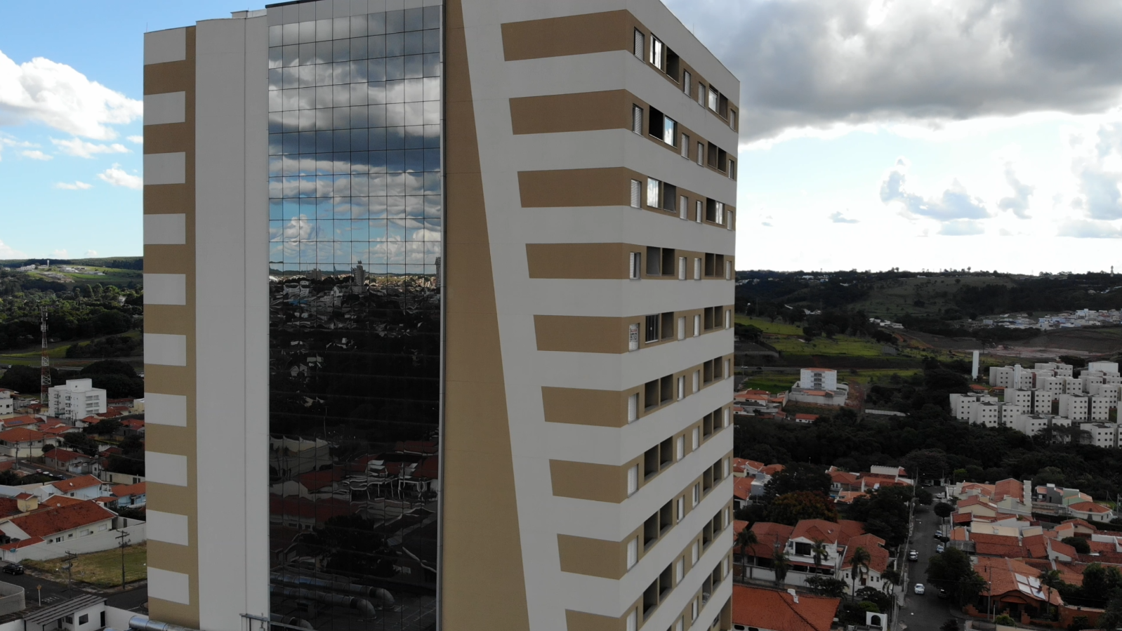 Botucatu Home Trade Center - Tarumã Projetos - Engenharia Elétrica